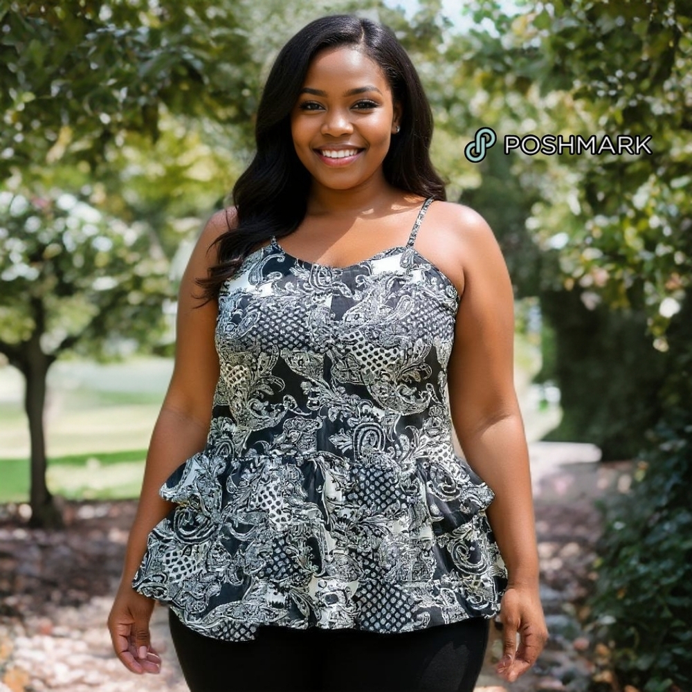 Elegant Black and White Paisley Women's Top